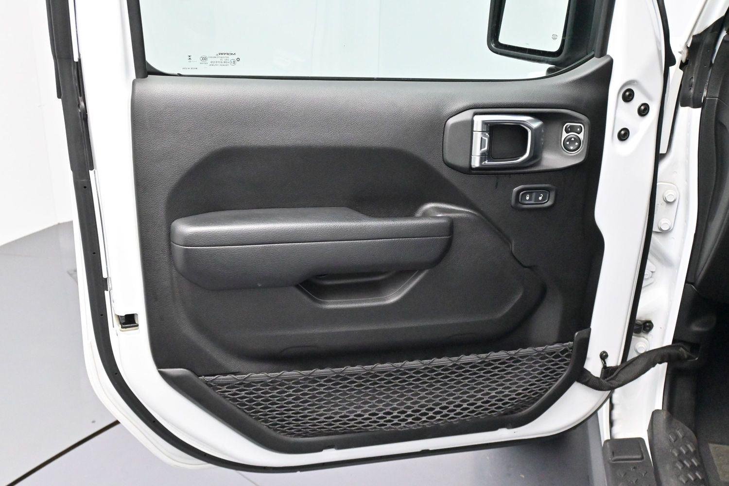 Used 2023 Bright White Clearcoat Jeep Rubicon image 11
