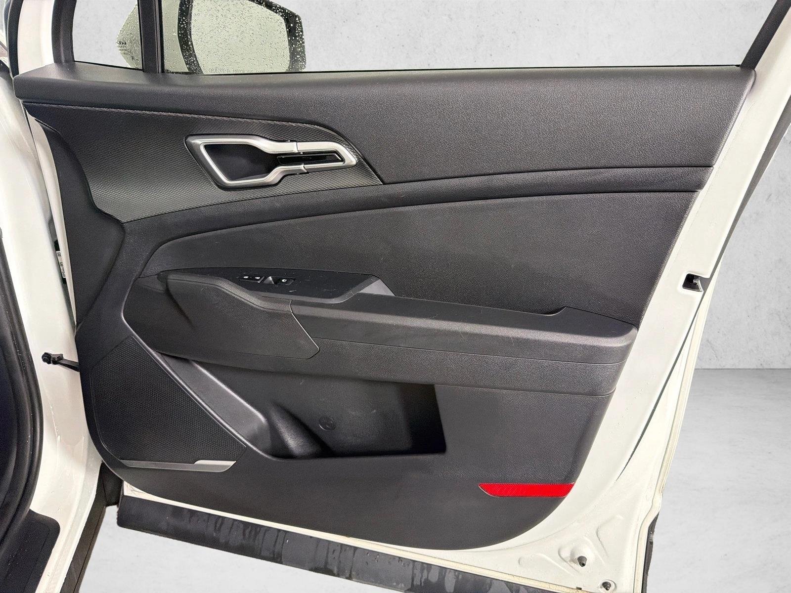 Used 2025 Snow White Pearl Kia LX image 14