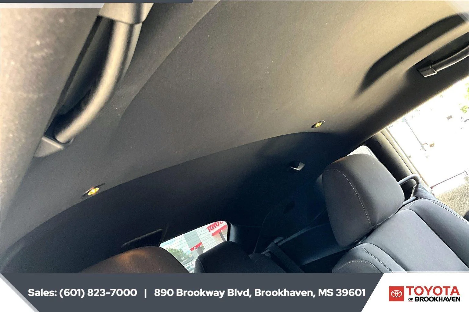 Used 2022 Pitch Black Clearcoat Dodge SXT image 16