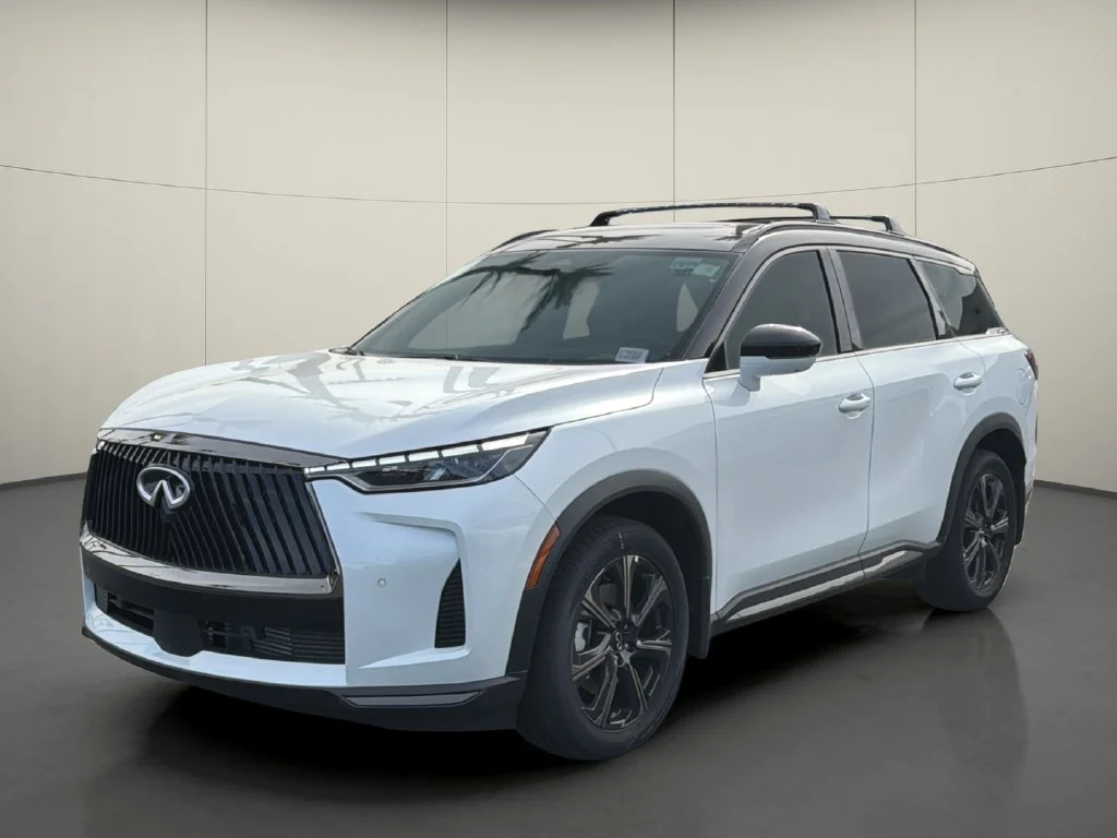 New 2027 2T RAD WHT INFINITI Autograph AWD image 3