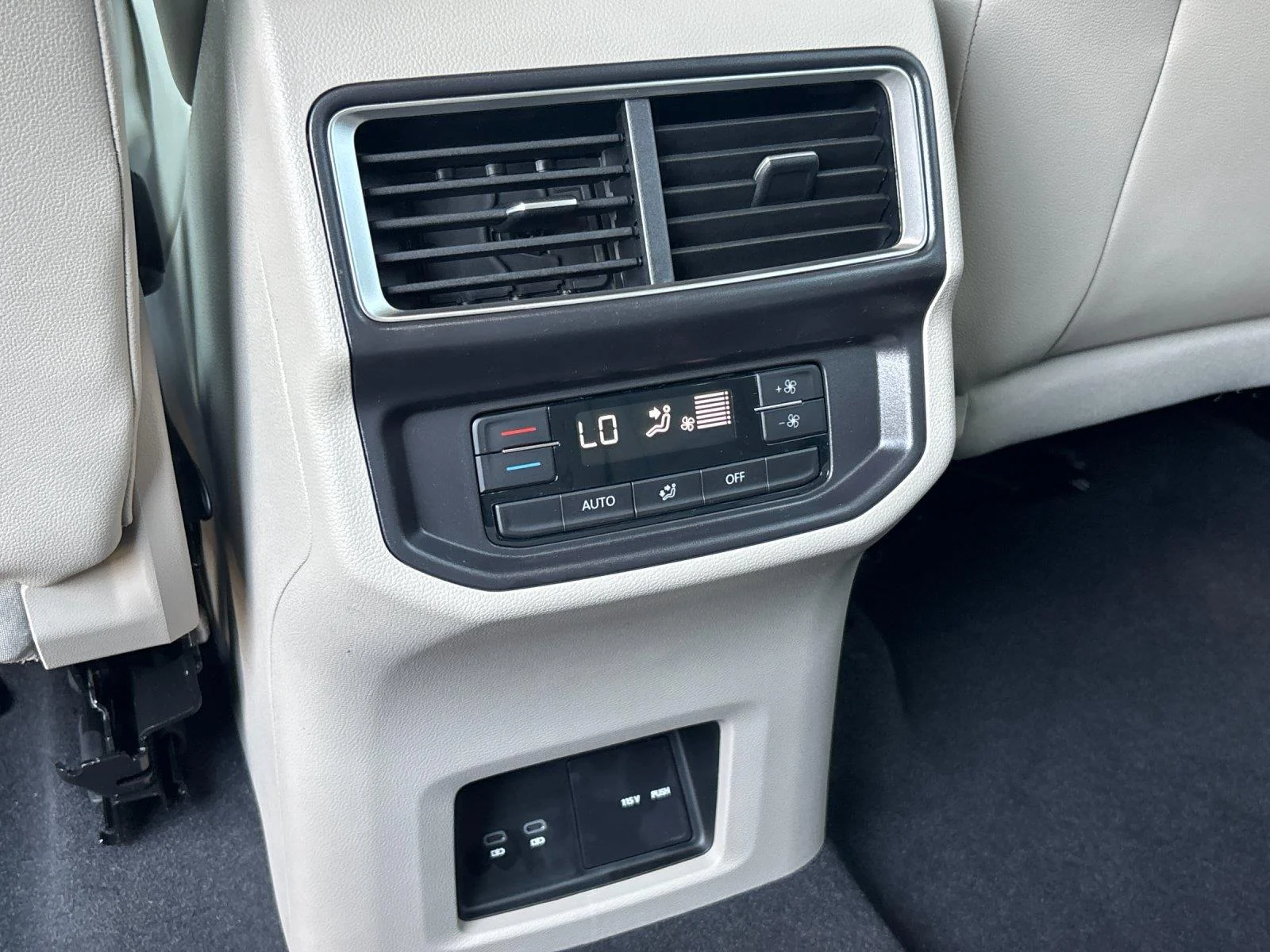 New 2026 Pure Gray Volkswagen 2.0T SE w/Technology image 33
