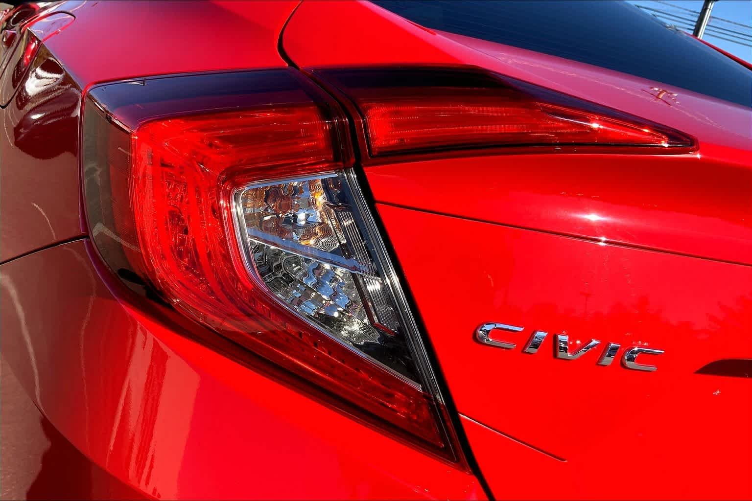 Used 2018 Rallye Red Honda EX image 27