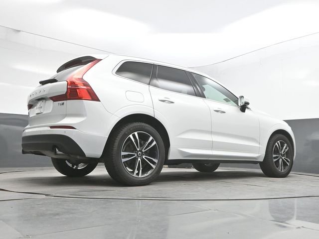 Used 2021 White Volvo T6 Momentum image 51