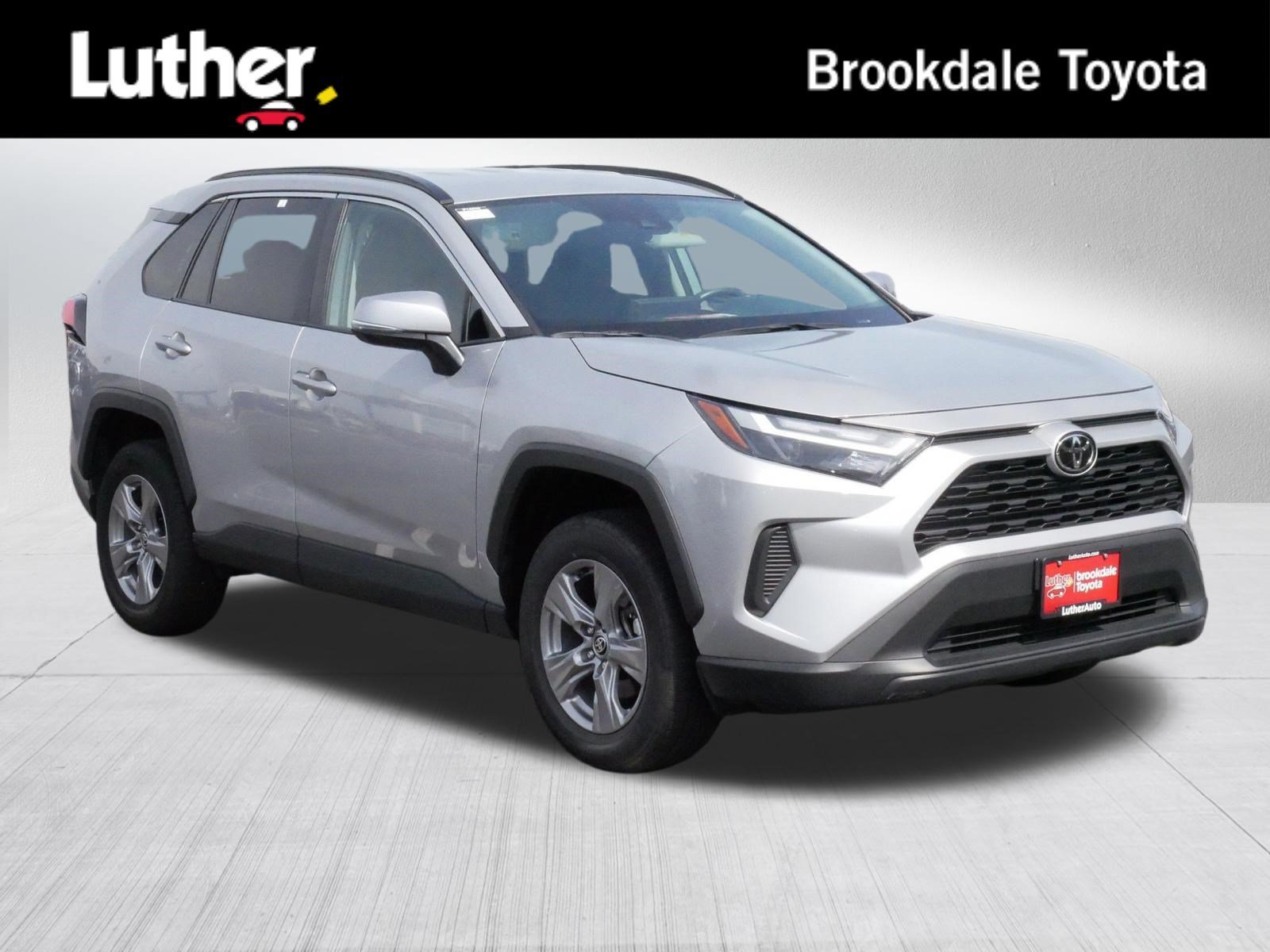Certified Used 2025 SILVER SKY METALLIC Toyota XLE image 1