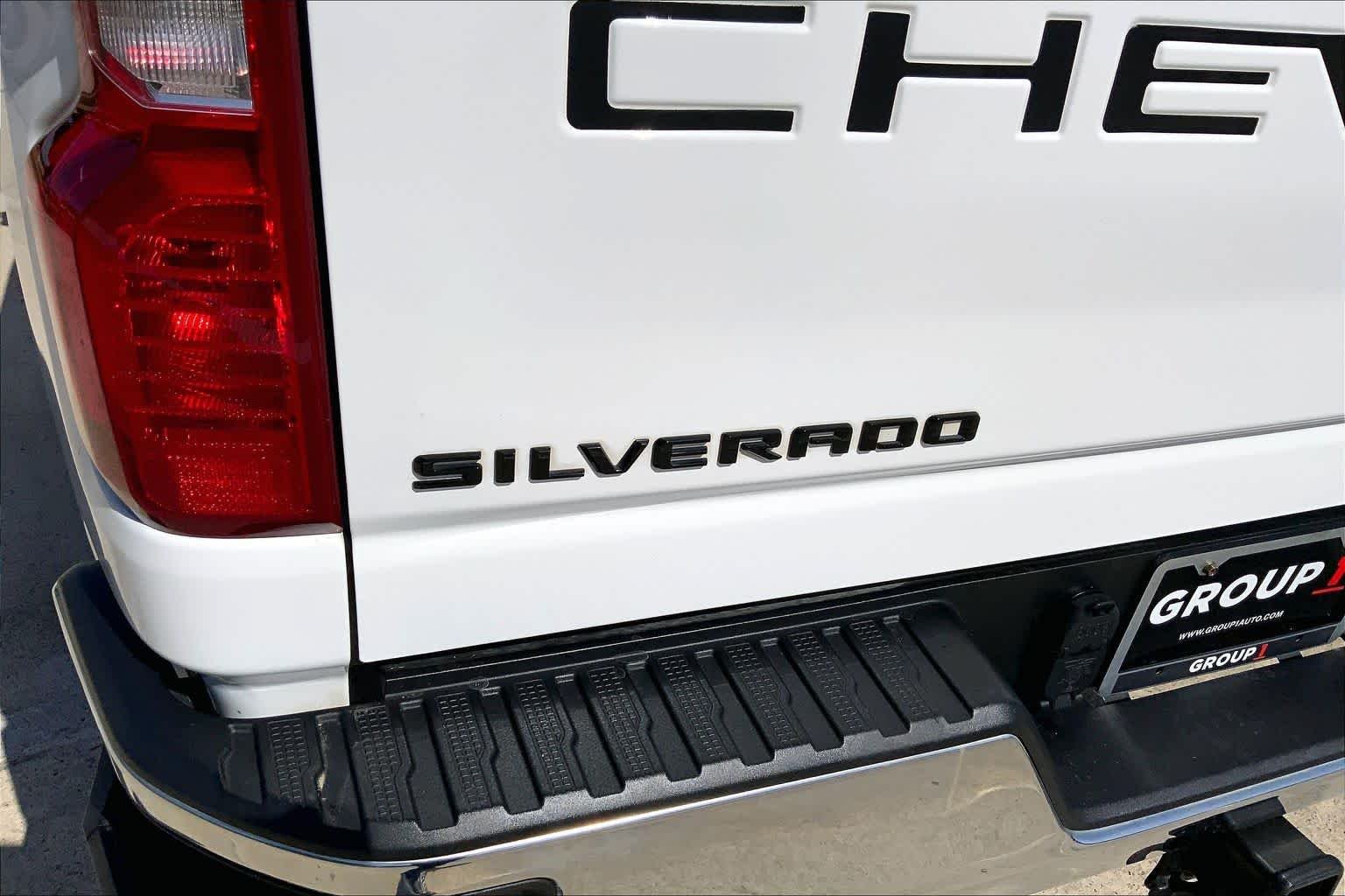 Used 2024 Summit White Chevrolet LT image 30