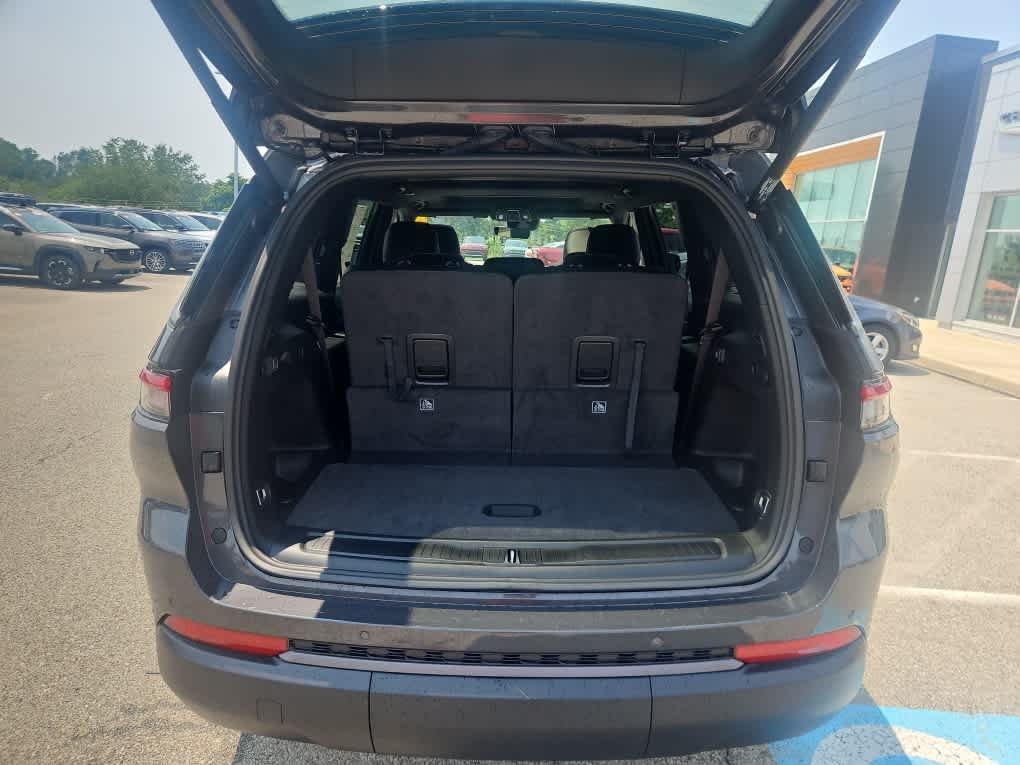 New 2026 Baltic Gray Metallic Clearcoat Jeep Laredo Altitude image 10