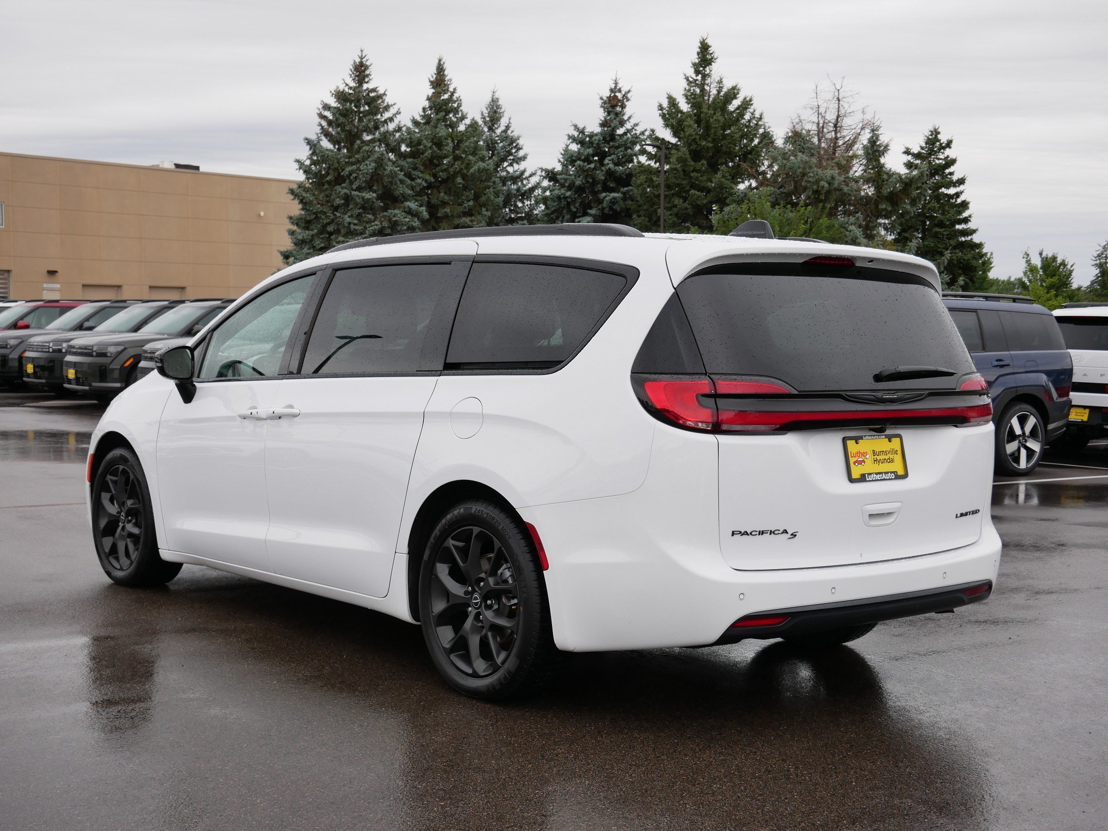 2026 Chrysler Pacifica Limited - Photo 5