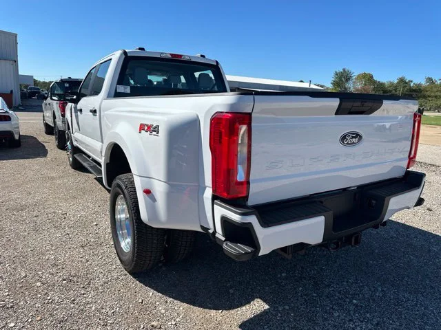 New 2027 Oxford White Ford F-350® XL image 5