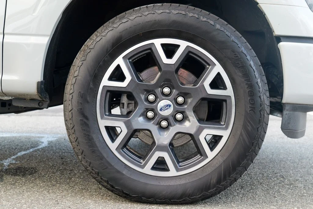 Used 2024 Avalanche Ford STX image 16