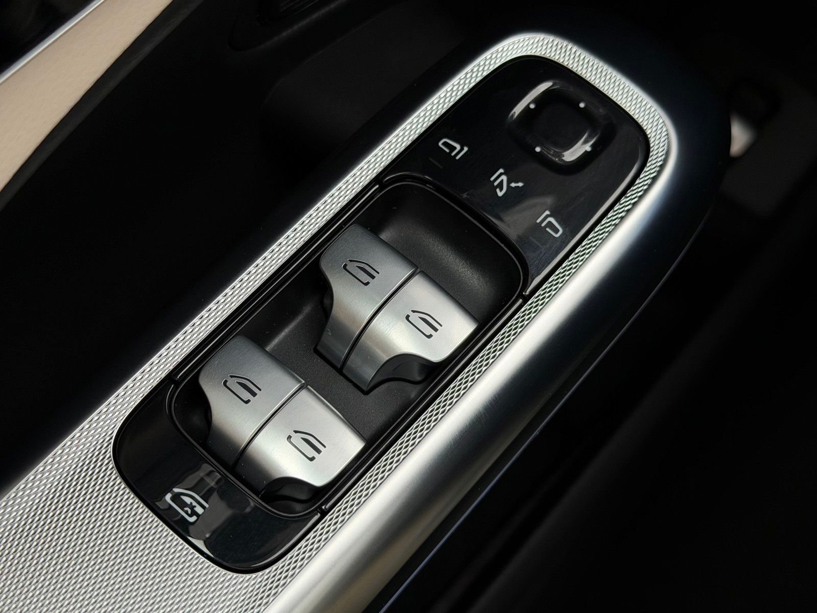 New 2026 Verde Silver Metallic Mercedes-Benz E 350 image 19