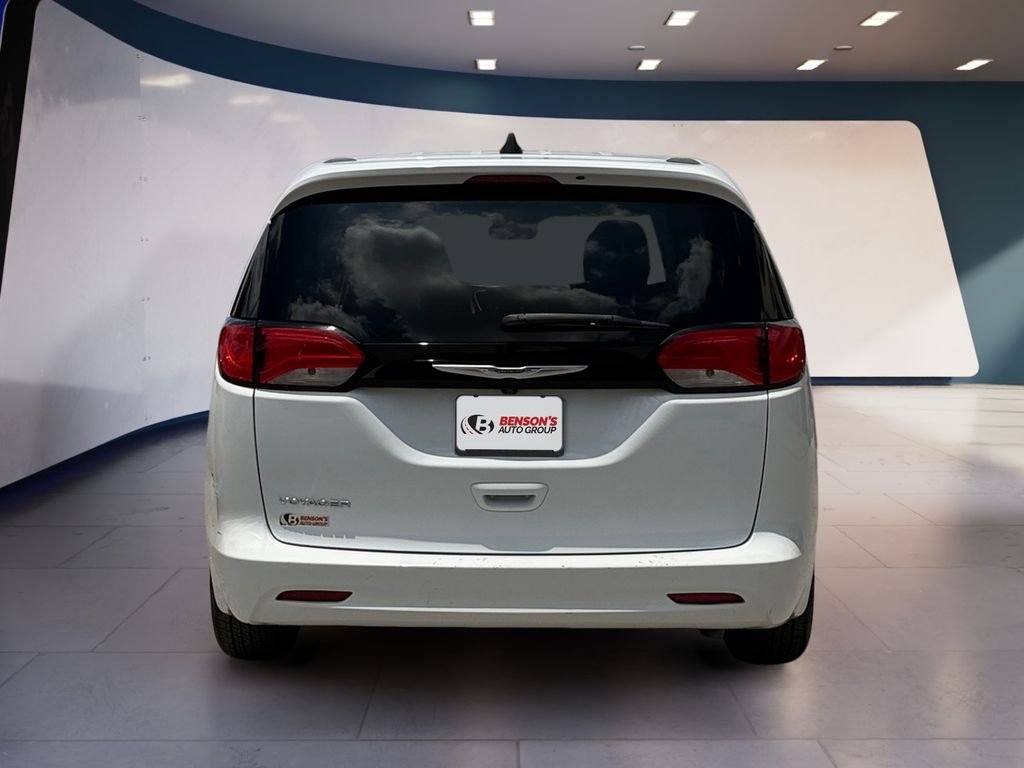 Used 2023 White Chrysler LX image 4