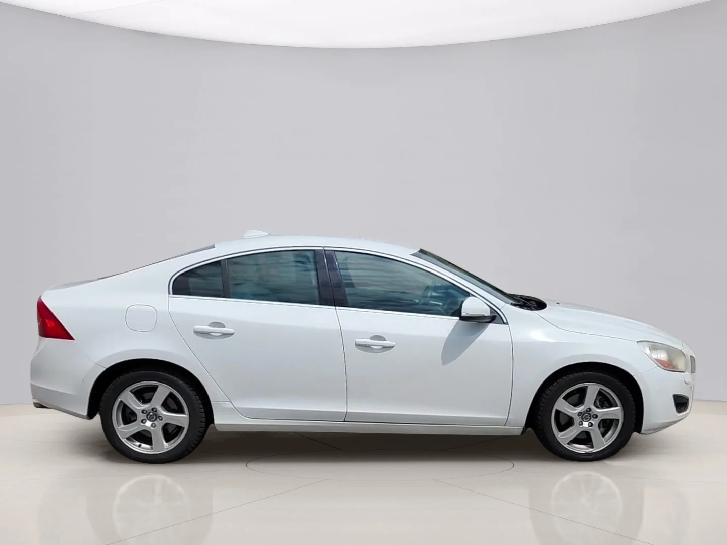 Used 2013 White Volvo T5 image 6