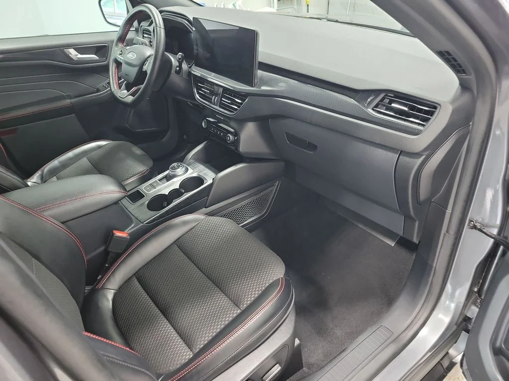 Used 2023 Gray Ford ST-Line Elite image 21