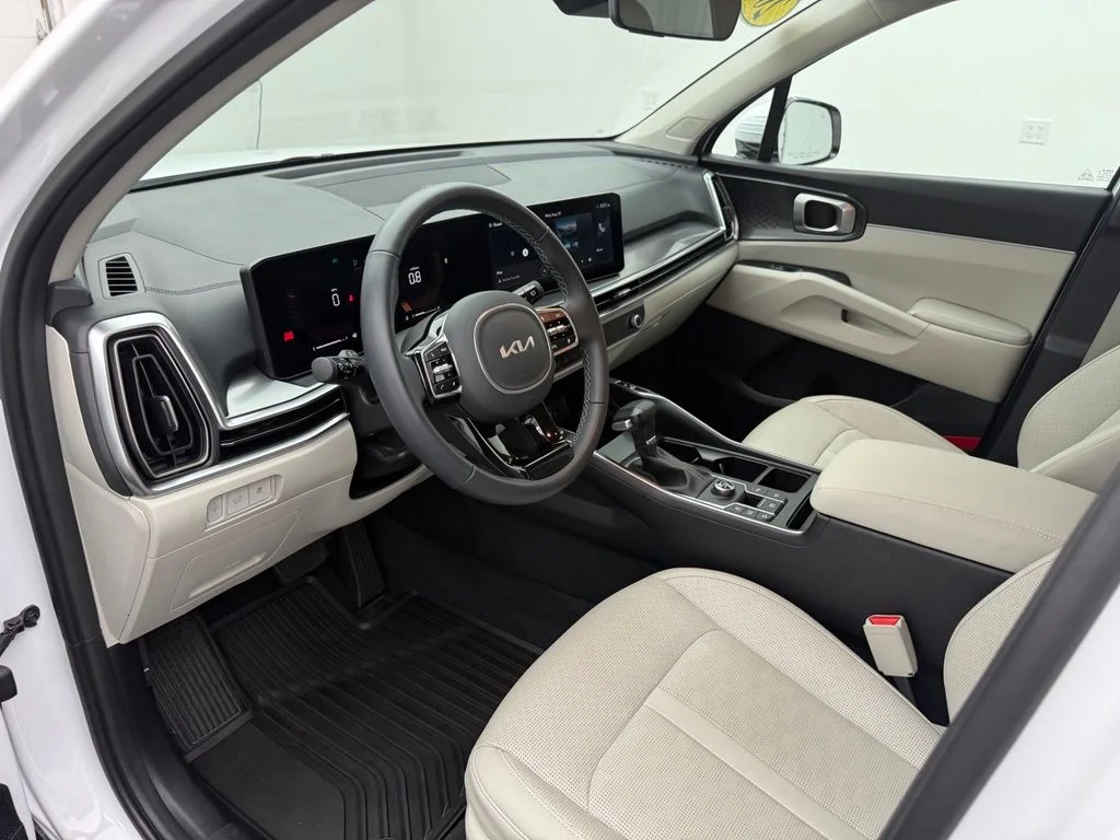 Used 2025 White Kia EX image 21