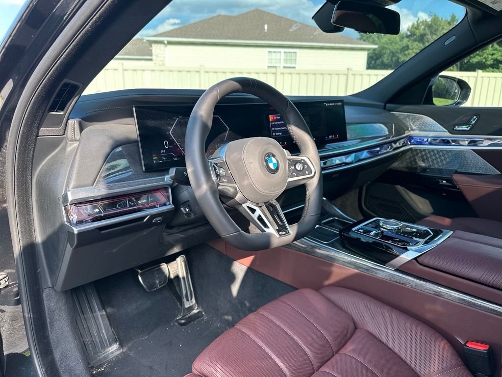 Used 2025 Black BMW 760i xDrive image 17