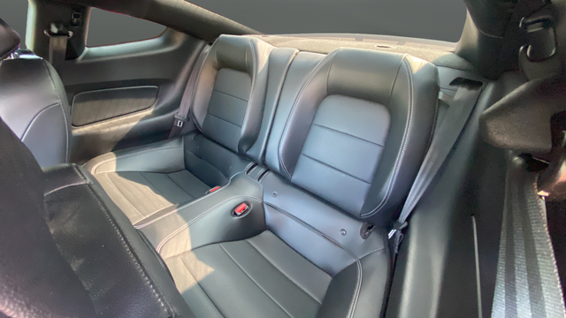 Used 2022 Gray Metallic Ford GT Premium image 23