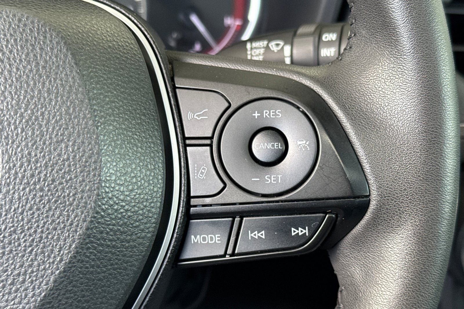 Certified Used 2023  Toyota XLE Premium image 32