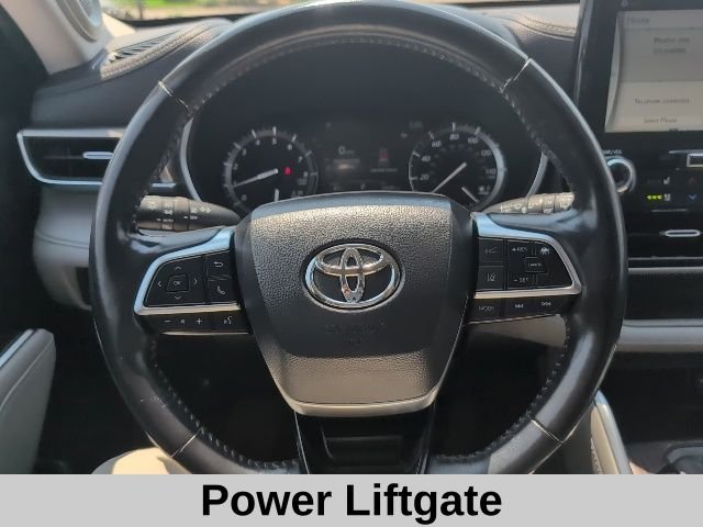Used 2020 Silver Toyota Platinum image 10