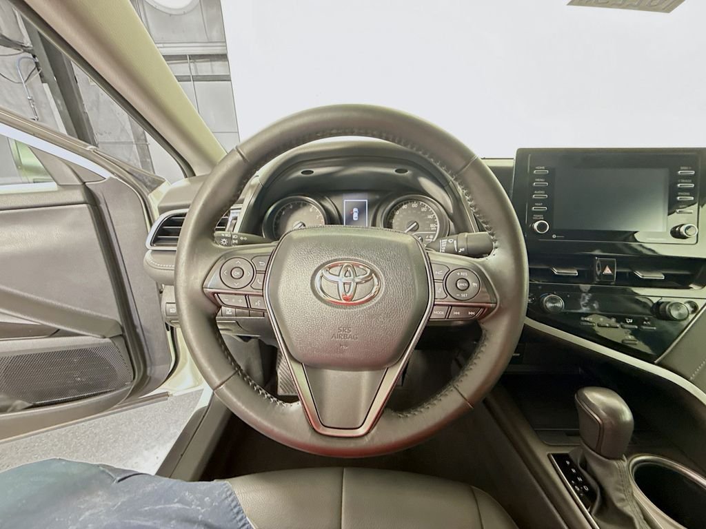 Used 2024 Ice Cap Toyota SE image 11
