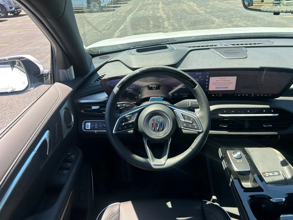 New 2026 Iridescent White Tricoat Buick Avenir image 33