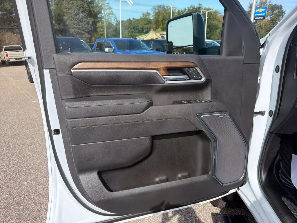 2026 Chevrolet Silverado 2500 HD High Country - Photo 10
