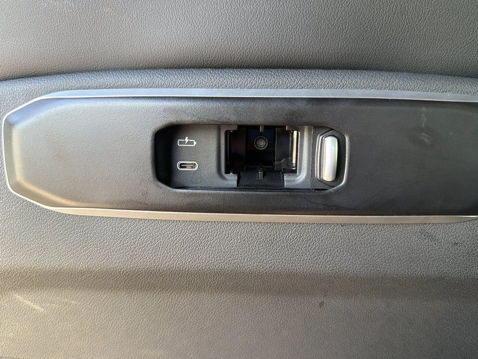 Used 2025 Skyscraper Grey Metallic BMW xDrive40i image 21