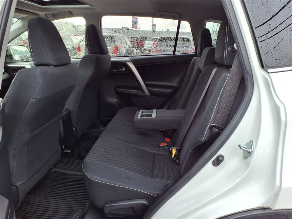 Used 2018 White Toyota XLE image 12