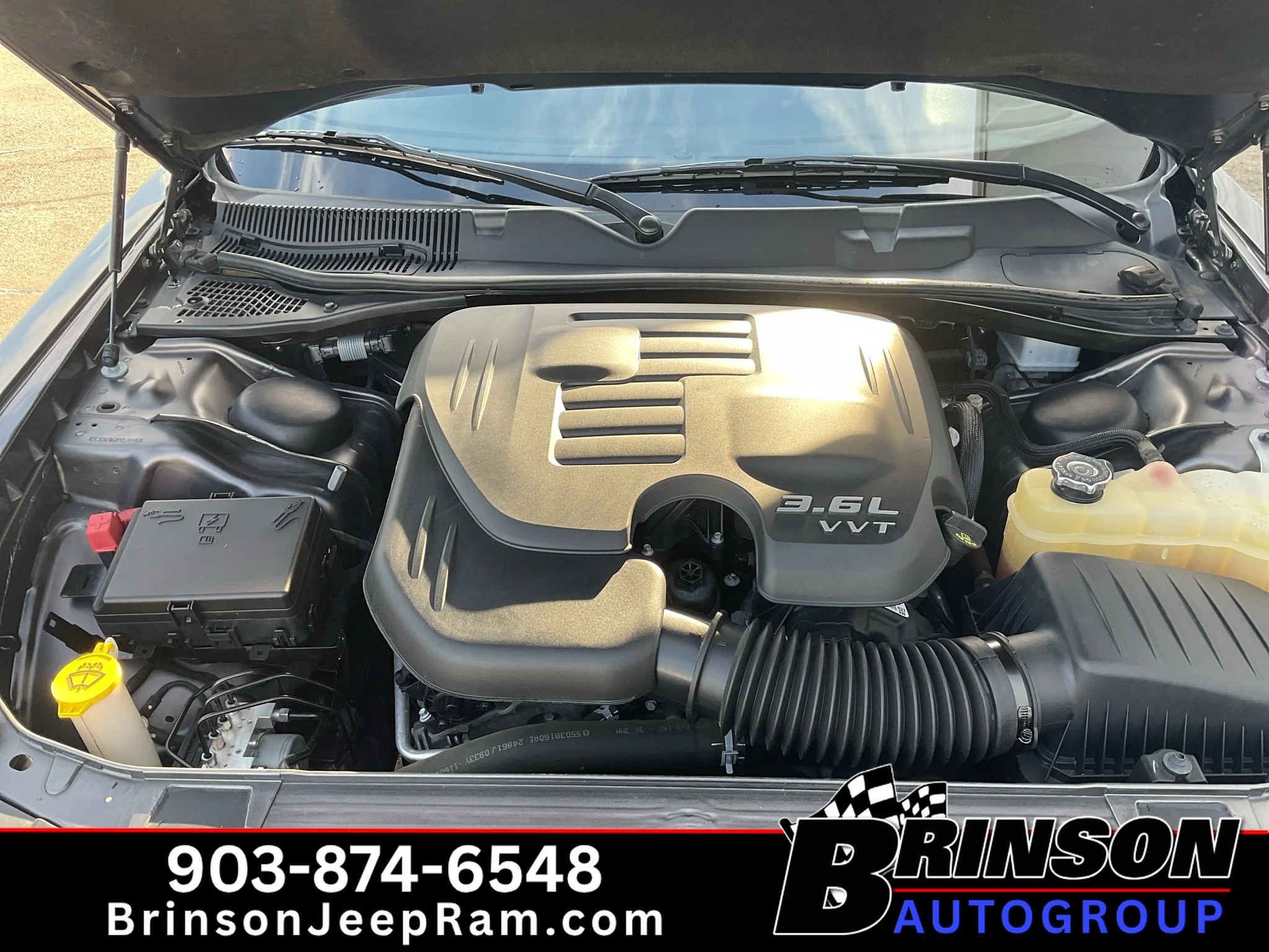 Used 2023 Granite Pearlcoat Dodge SXT image 11