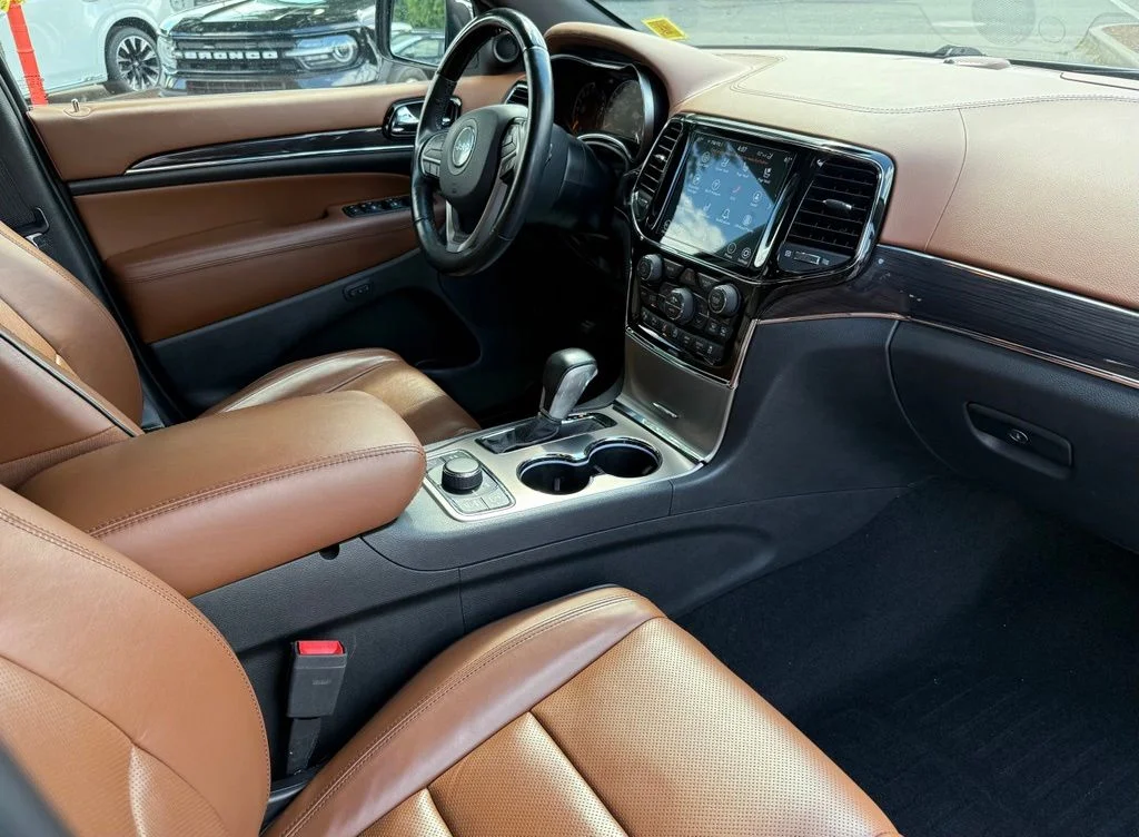 Used 2021 Gray Jeep Overland image 32