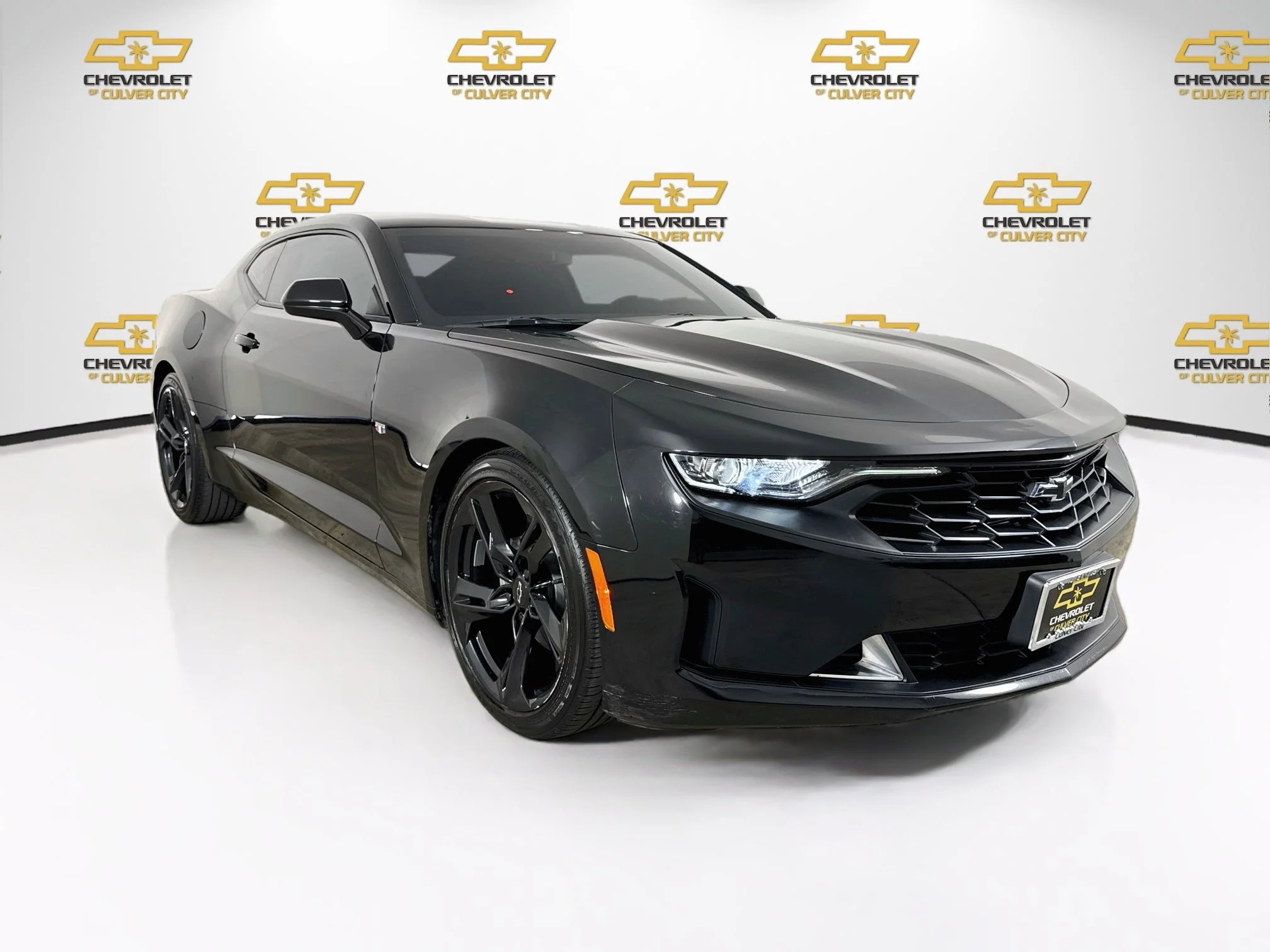 Used 2022 BLACK Chevrolet 1LT image 1