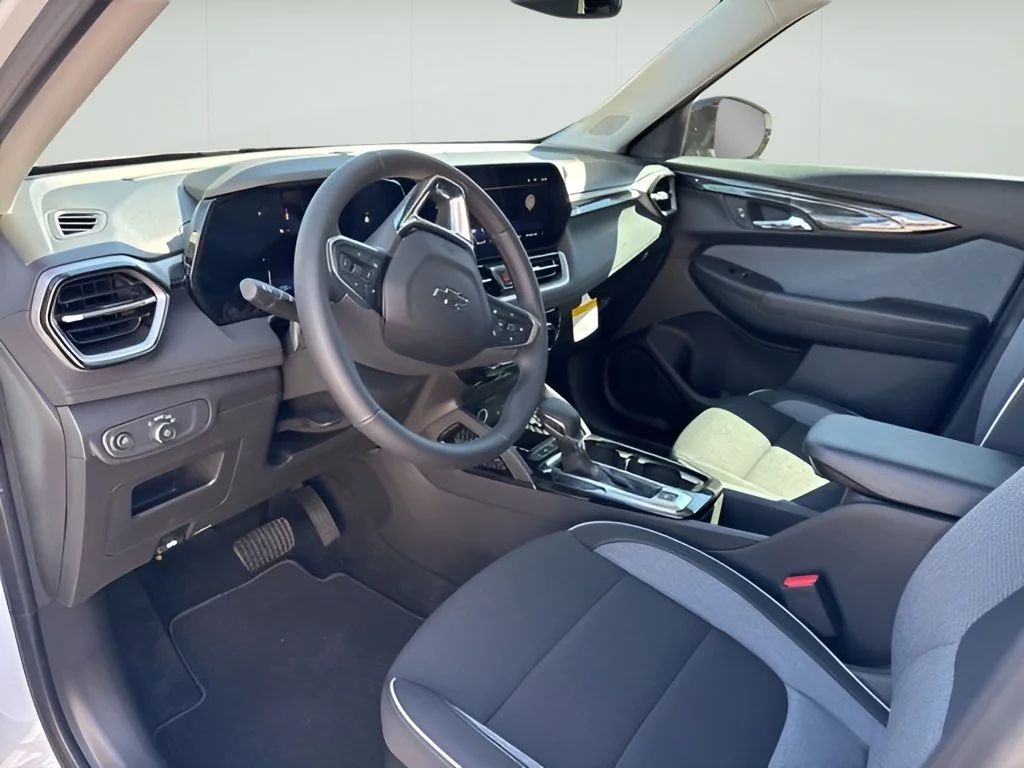 New 2026 Summit White Chevrolet LT image 9