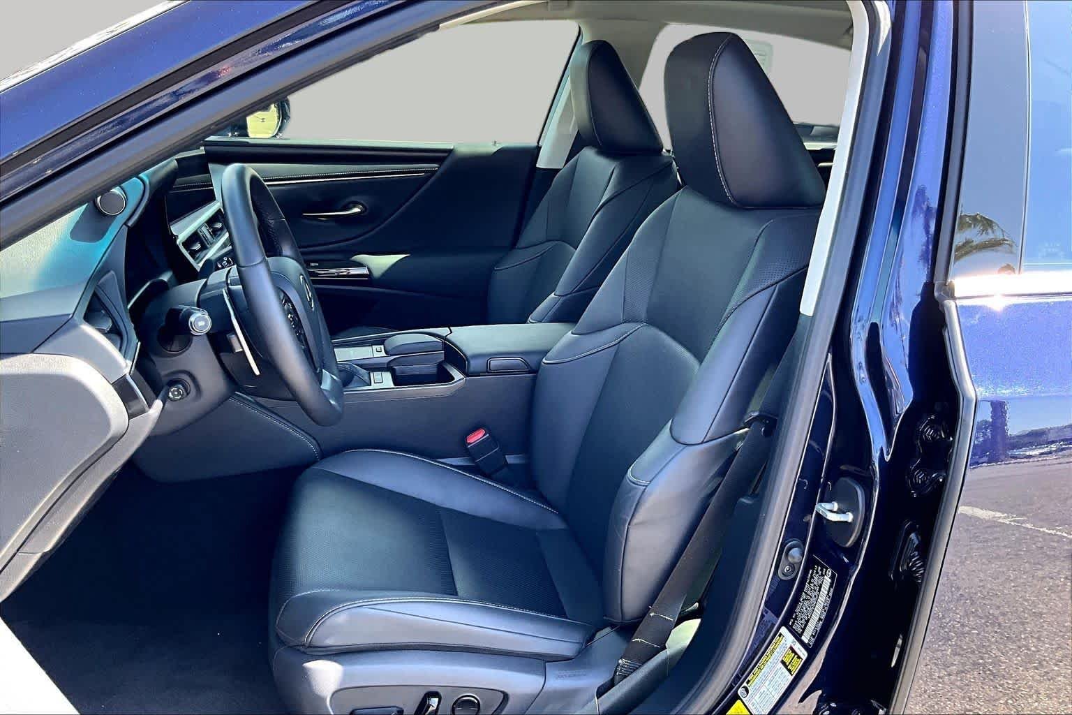 Certified Used 2022 Nightfall Mica Lexus  image 7
