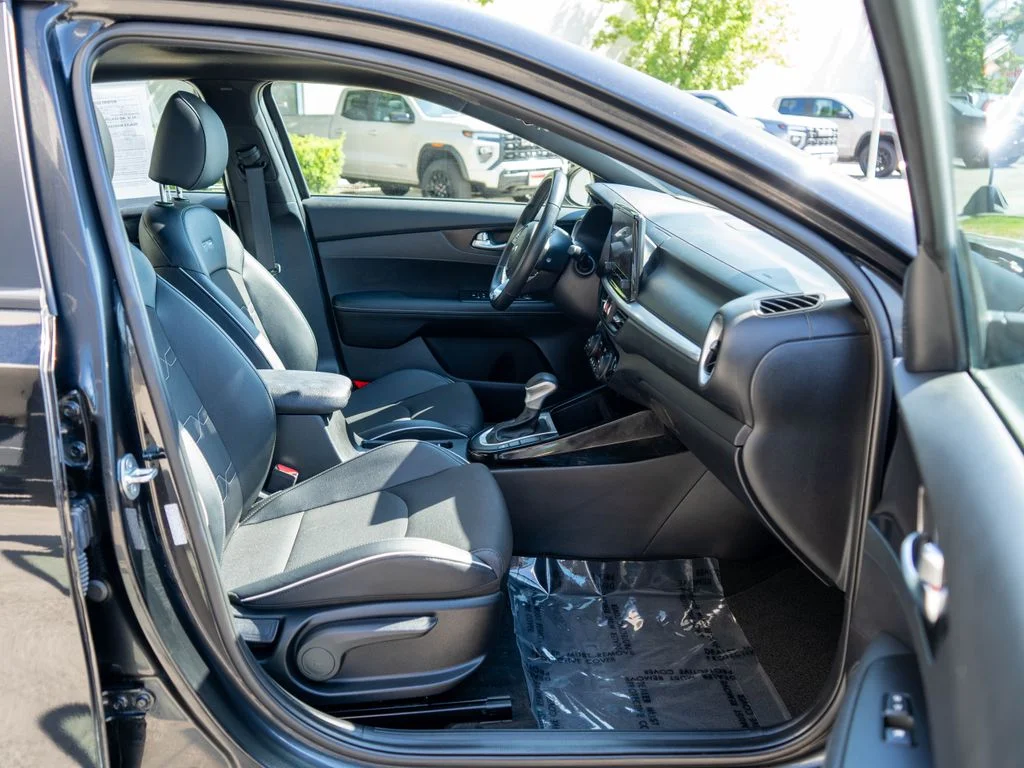 Used 2023 Black Kia GT-Line image 10