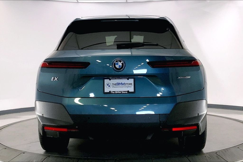 Used 2024 Blue BMW xDrive50 image 3