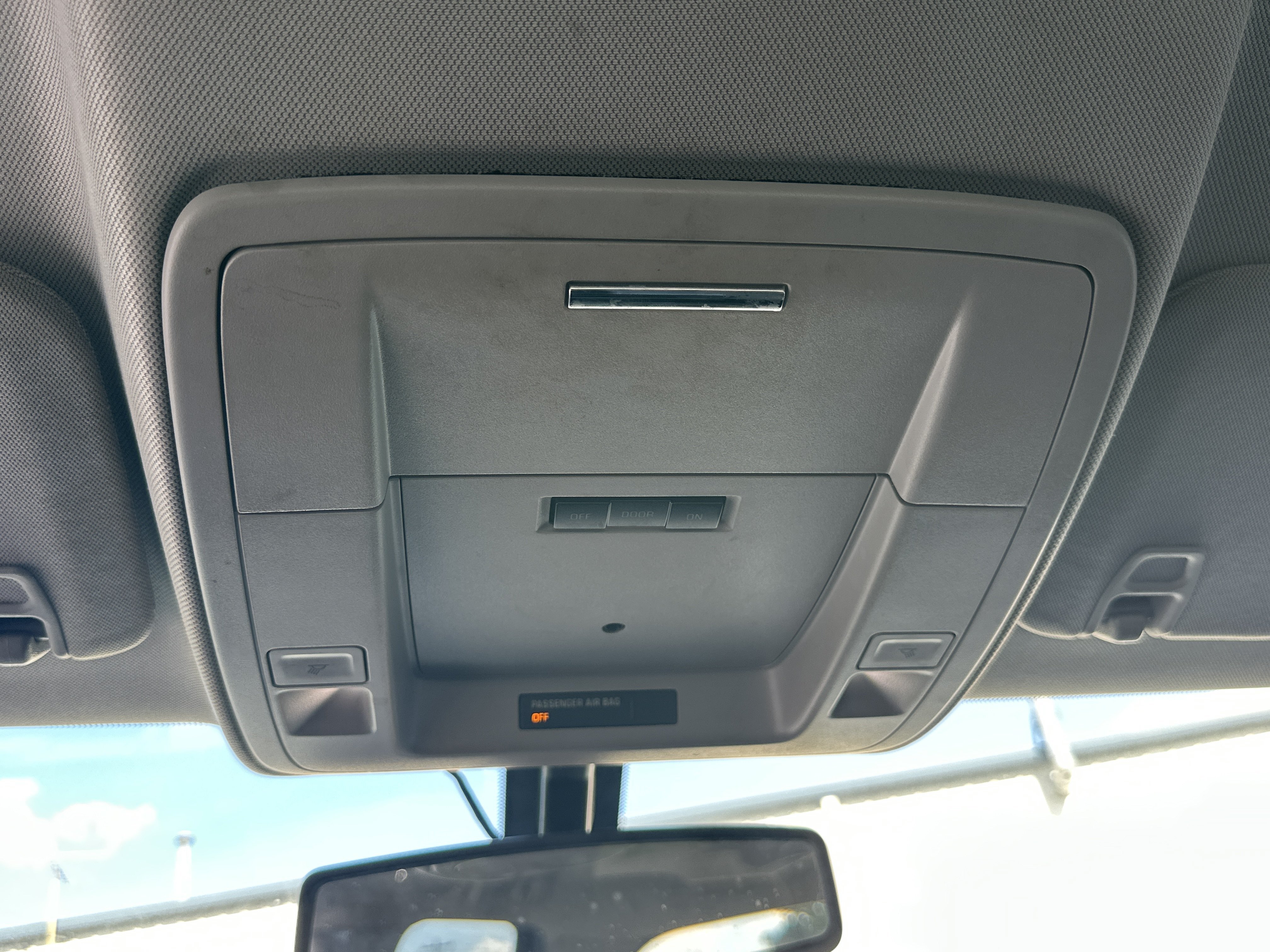Used 2019 Summit White GMC DBL CAB 2WD image 21