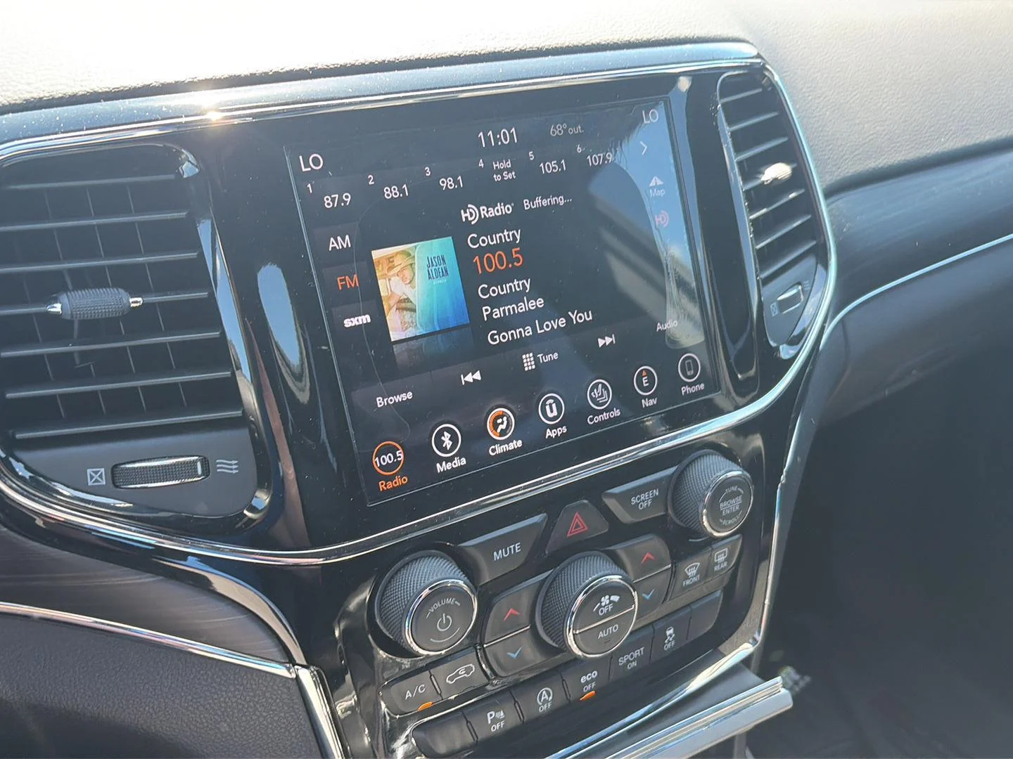 Used 2019 Diamond Black Crystal Pearlcoat Jeep Limited image 8