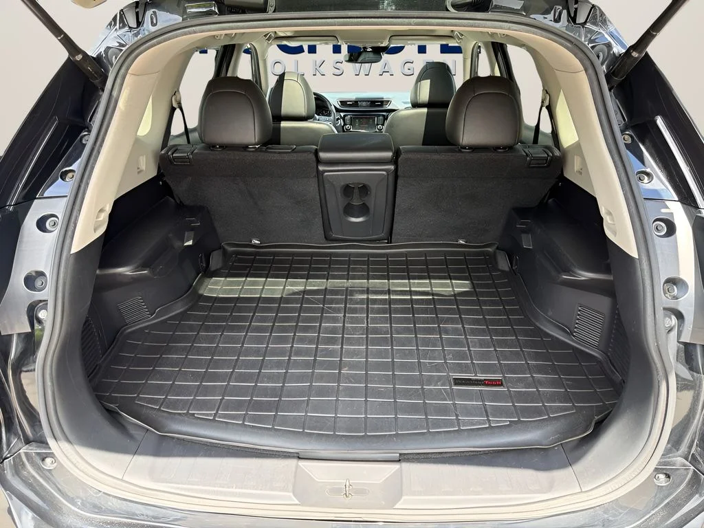 Used 2019 Black Nissan SL image 25