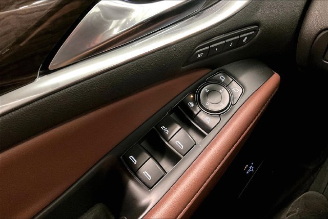 Used 2021 Ebony Twilight Metallic Buick Avenir image 39