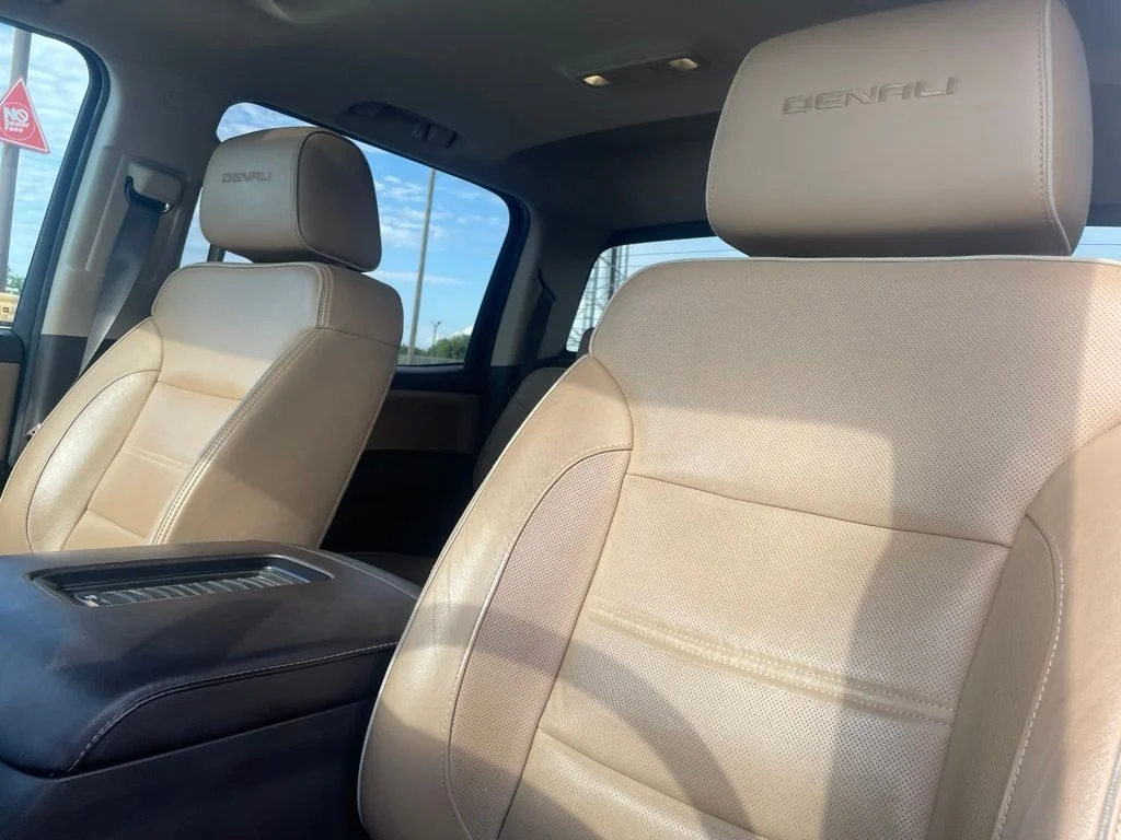 Used 2018 Black GMC Denali image 18