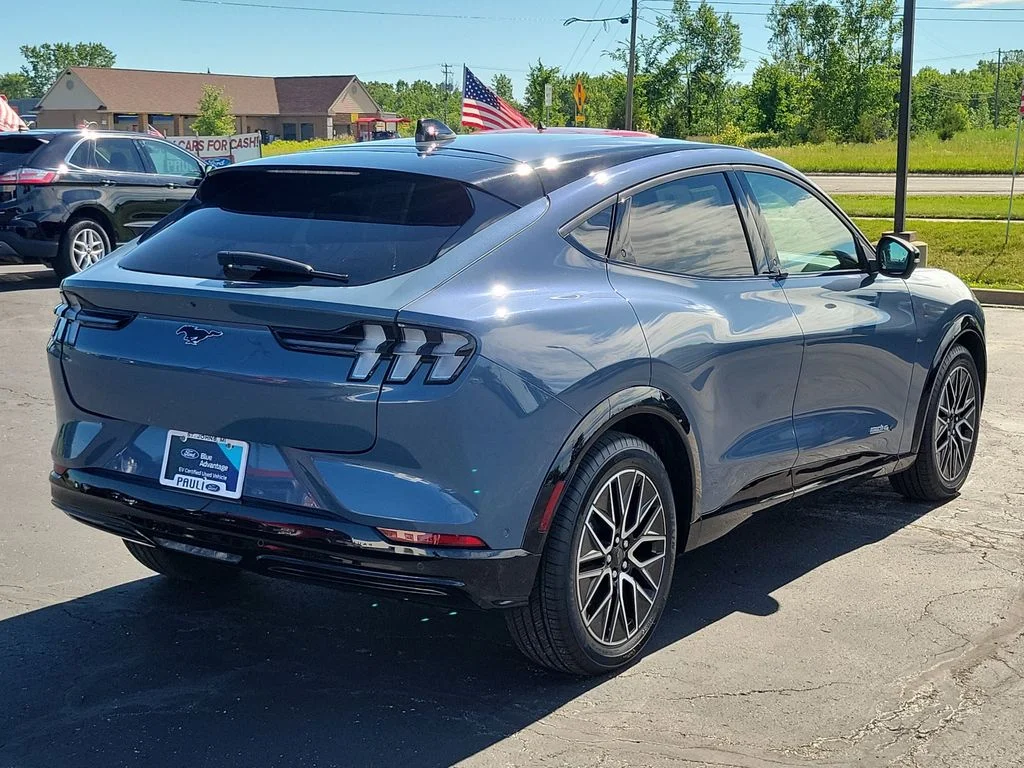 Certified Used 2024 Vapor Blue Metallic Ford Premium image 4