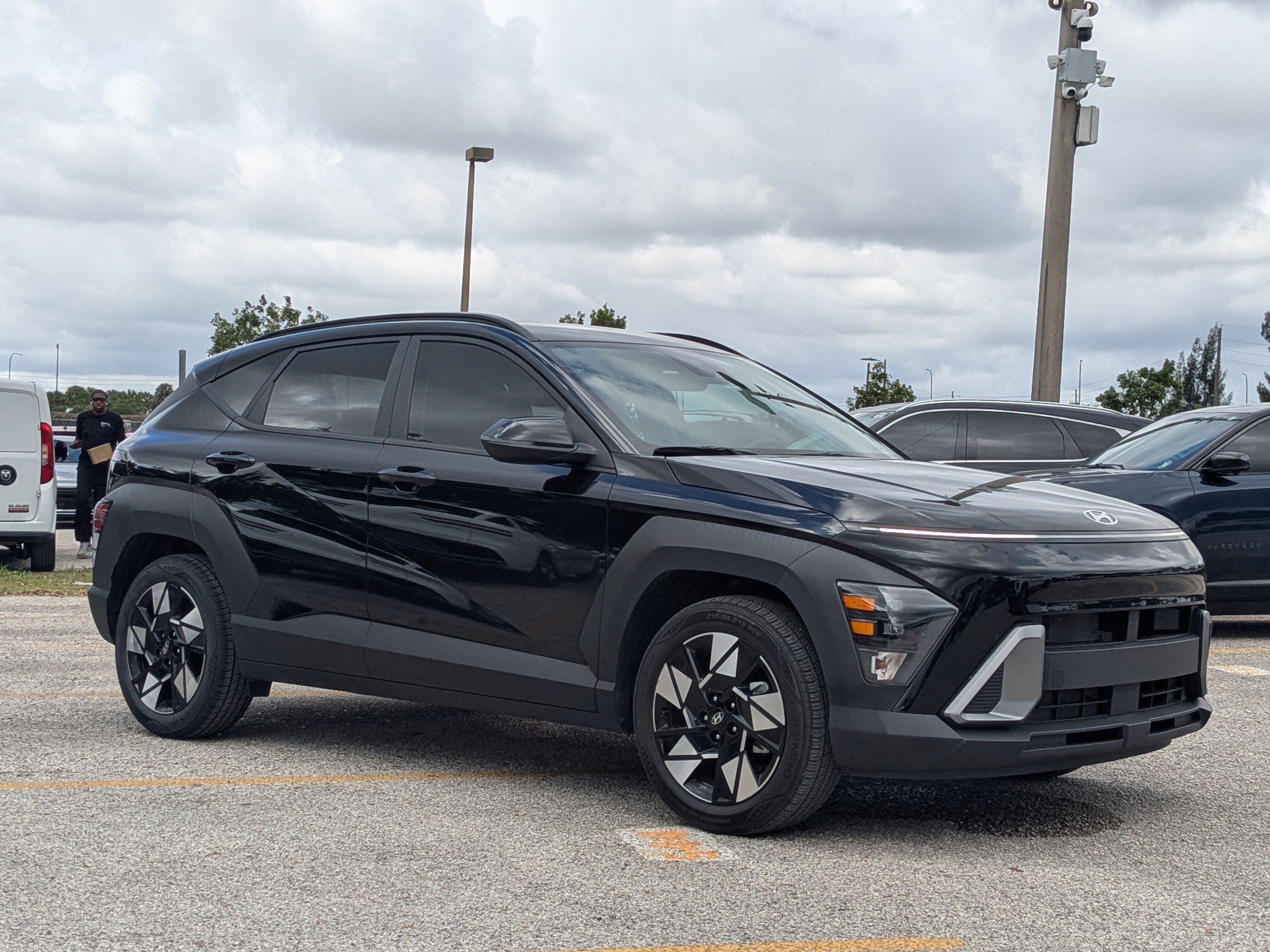 Used 2025 Abyss Black Pearl Hyundai SEL Convenience image 2