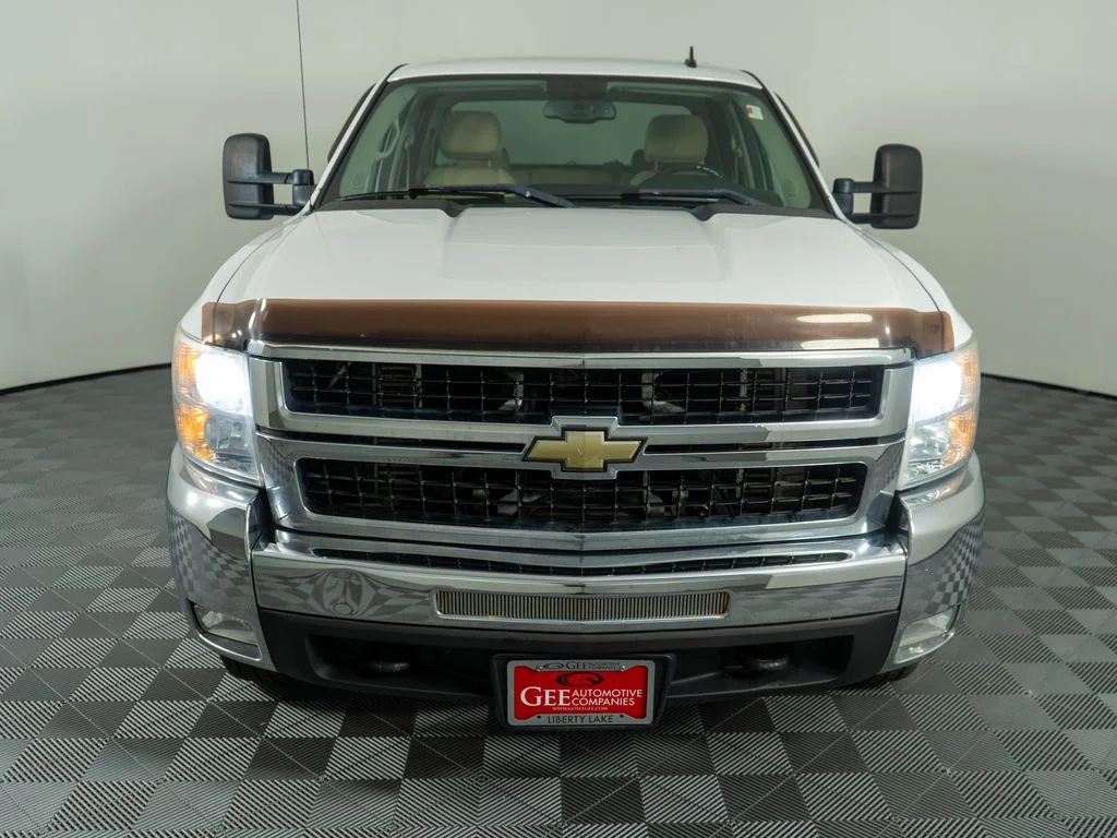 Used 2009 White Chevrolet Work Truck image 2