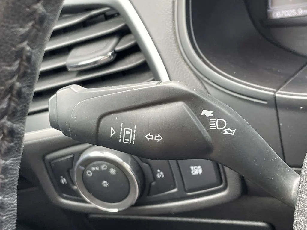 Used 2024 Gray Ford SEL image 32