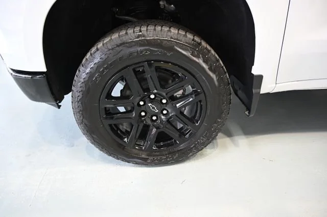 New 2026 Summit White Chevrolet LT Trail Boss image 29