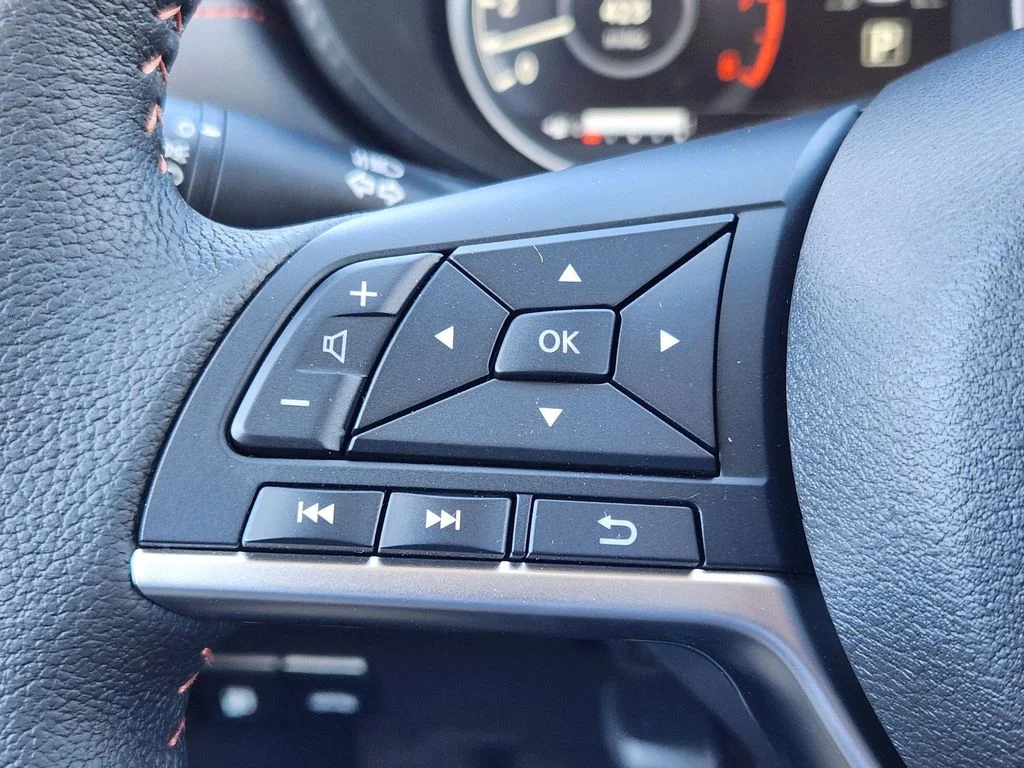 2025 Nissan Versa Sedan SR - Photo 18