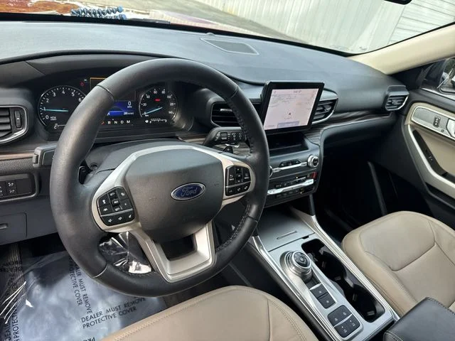 Used 2020 Red Ford Limited image 18