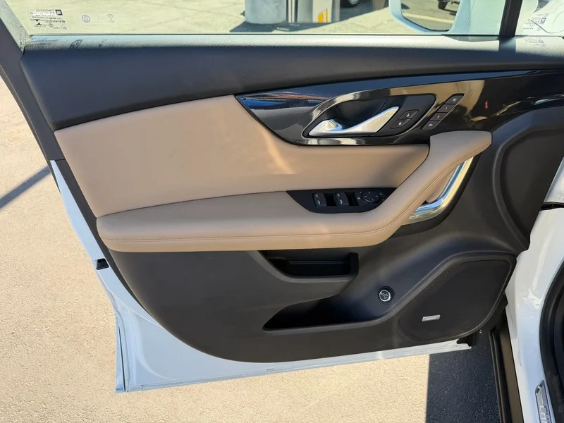 Used 2019 SUMMIT WHITE Chevrolet Premier image 16