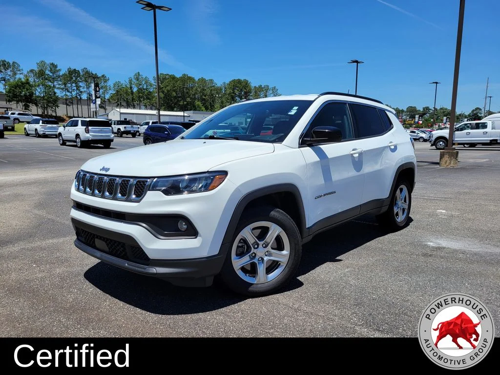 Used 2024 White Jeep Latitude image 1