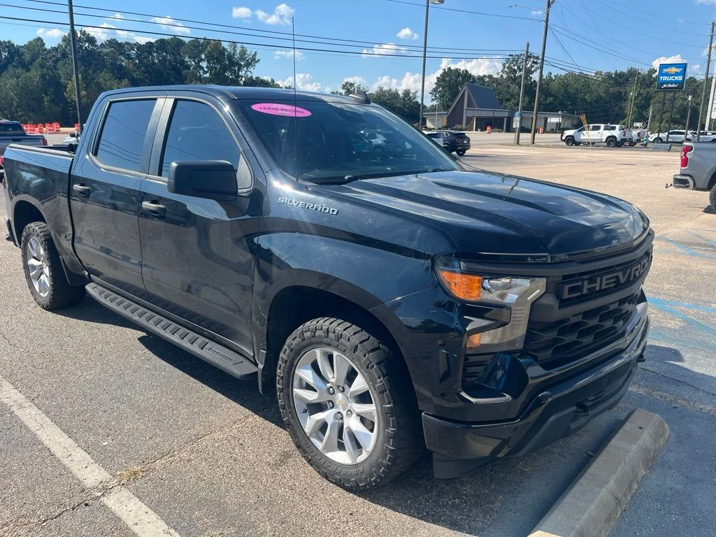 Used 2022 Black Chevrolet Custom image 4