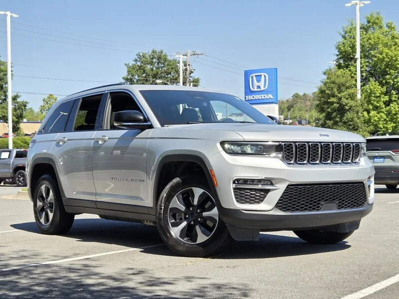 Used 2024 Silver JEEP 4XE image 21